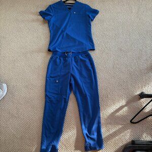 Fabletics Scrub Top (SIZE: small) / Ion Scrub Pants (SIZE: medium short)